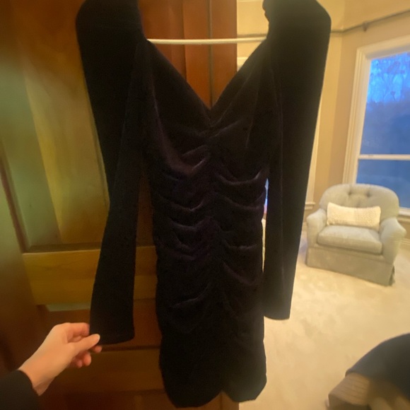 NWOT Revolve’s MINKPINK midnight blue velvet ruched dress XS - Picture 10 of 11